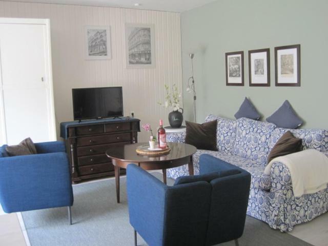 Haus Agricola - *